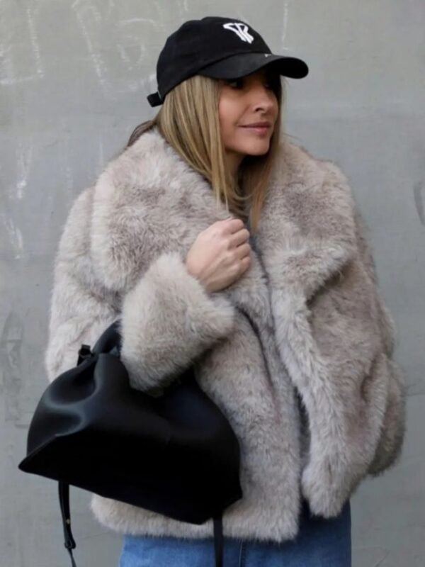 Winter Plush Coat – Warmth and Style in 8 Classic Colors